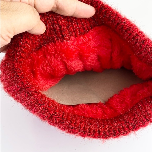 Classic Fashion Red Thick Knit Cuff Pom Beanie Hat - Picture 3 of 3